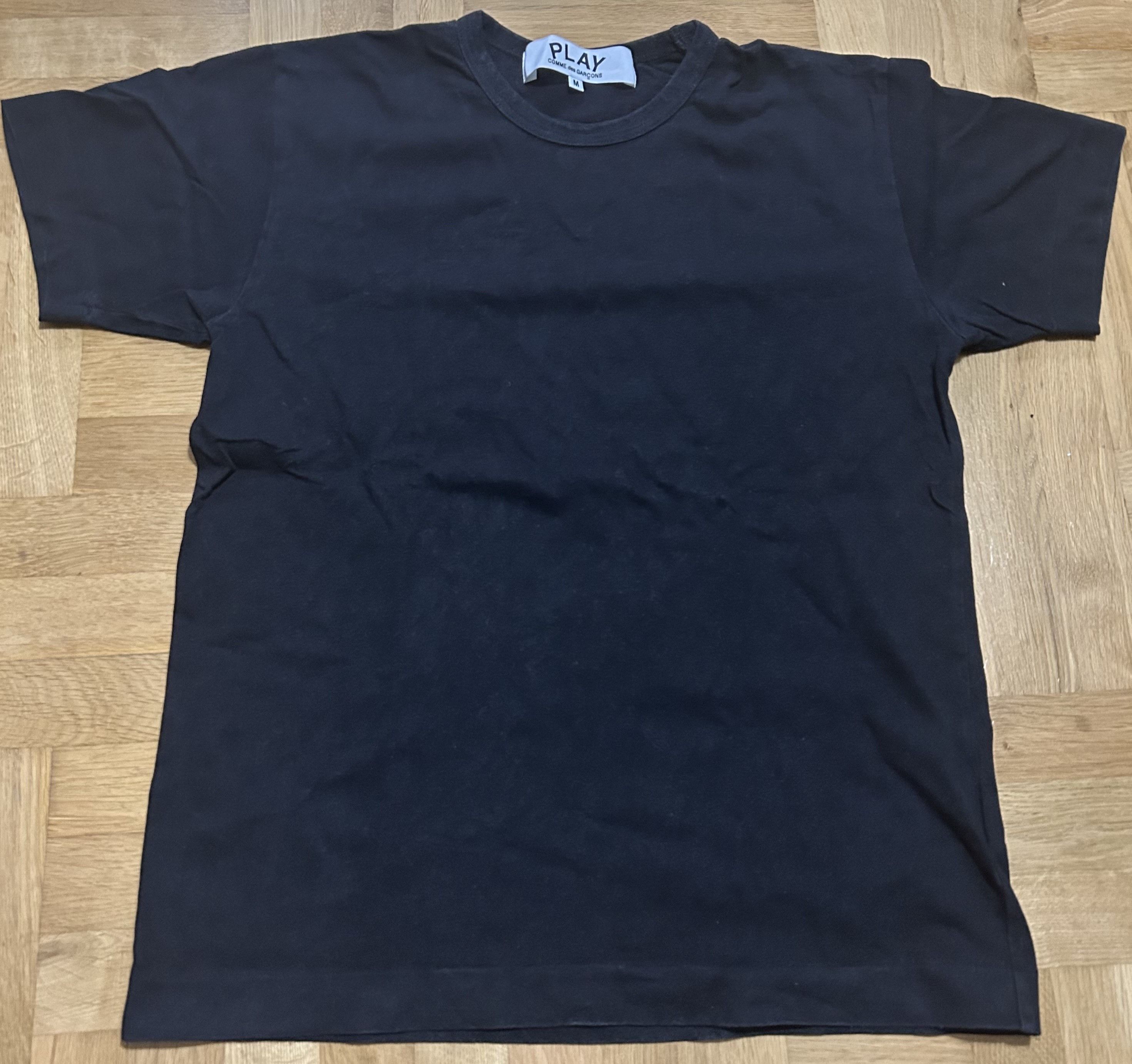 🖤 CDG Play Black T-Shirt (Heart on Back) – Size M 🖤