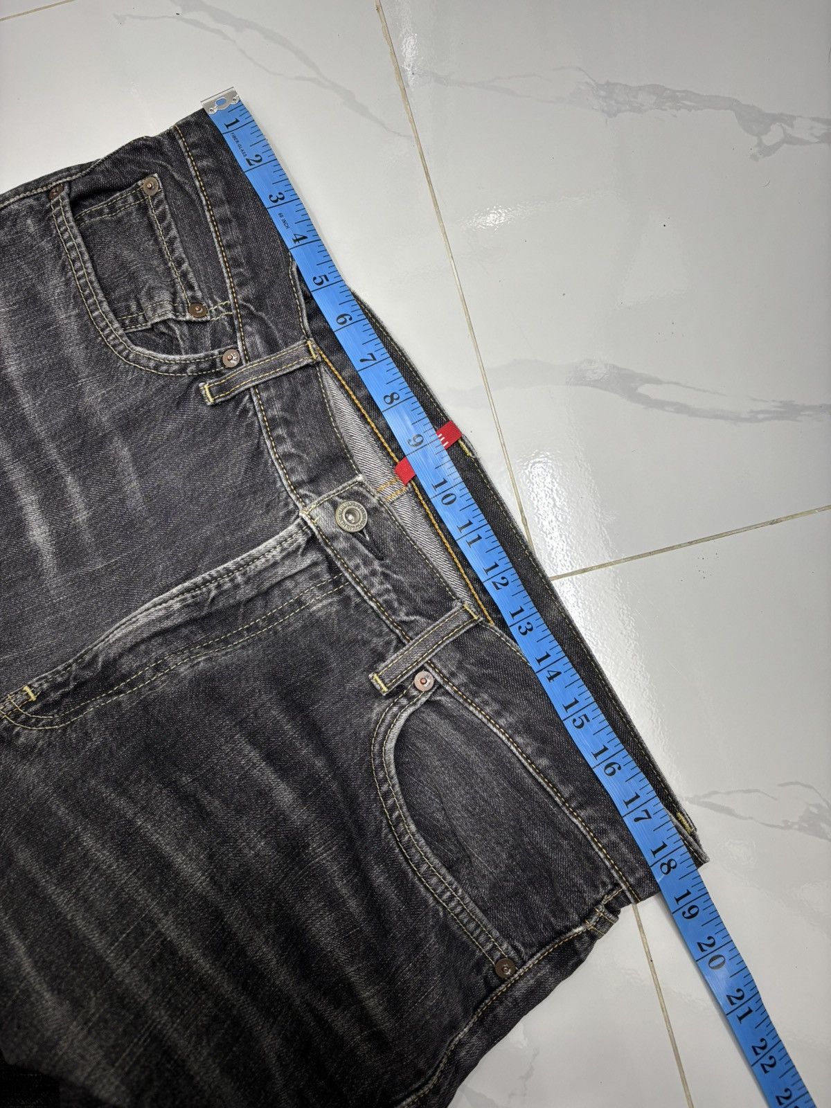 Undercover × Uniqlo VINTAGE UNIQLO S002 JAPAN FADED BLACK LOOSE JEANS Size US 37 - 9 Thumbnail