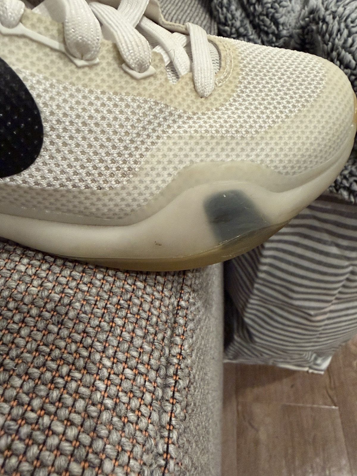 Nike Nike Kobe X White sz 10.5 Size US 10.5 / EU 43-44 - 3 Thumbnail