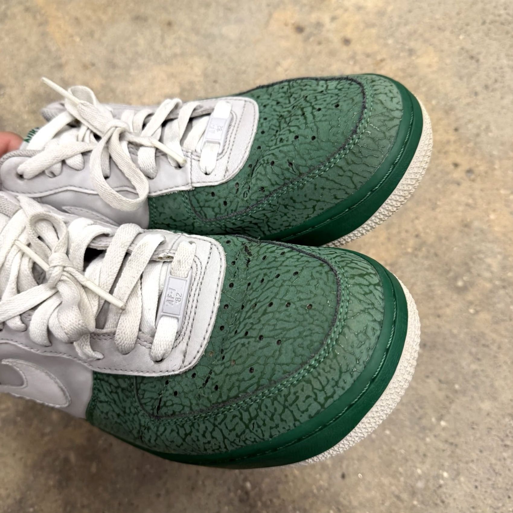 Nike VINTAGE Nike Air Force 1 Mens 9.5 Low Green White Gray 317295-013 Sneaker Mens Size US 9 / EU 42 - 7 Thumbnail