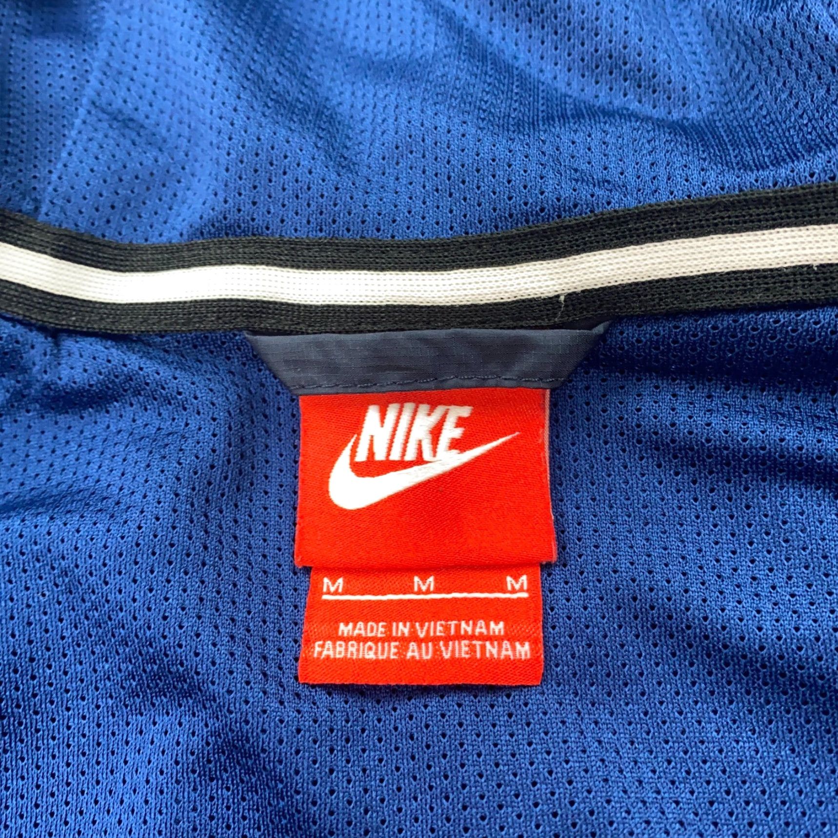 Nike VINTAGE Nike Sportswear Windrunner Jacket Mens M Blue Windbreaker Hooded Zip Pockets All Seasons Regular Fit Geometric 90s? Size US M / EU 48-50 / 2 - 7 Thumbnail