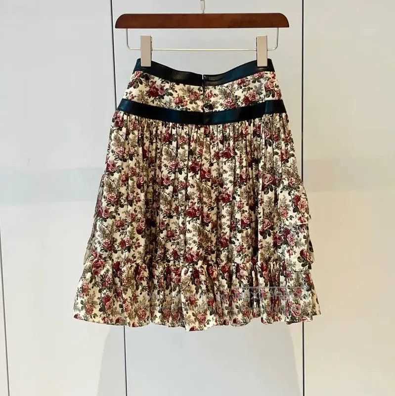Louis Vuitton Louis Vuitton Floral Ruffled Skirt for Summer . Size 23" - 3 Thumbnail