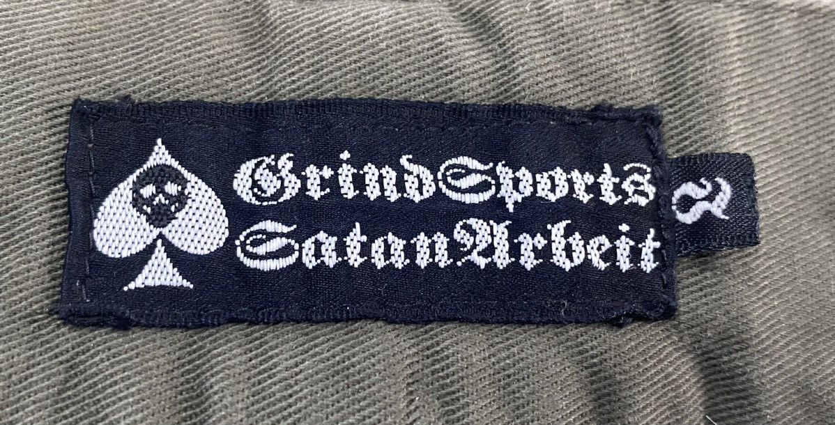 SATAN ARBEIT Short Pant Cargo