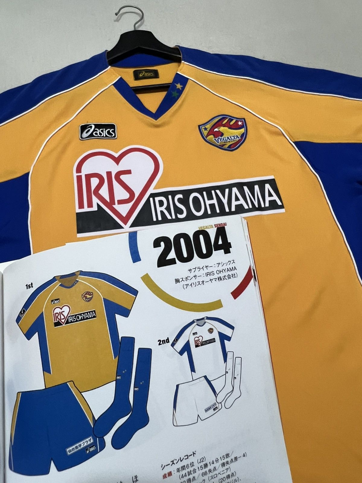 Asics Vegalta Sendai 2004 Asics Home JLeague Jersey Size US L / EU 52-54 / 3 - 2 Thumbnail