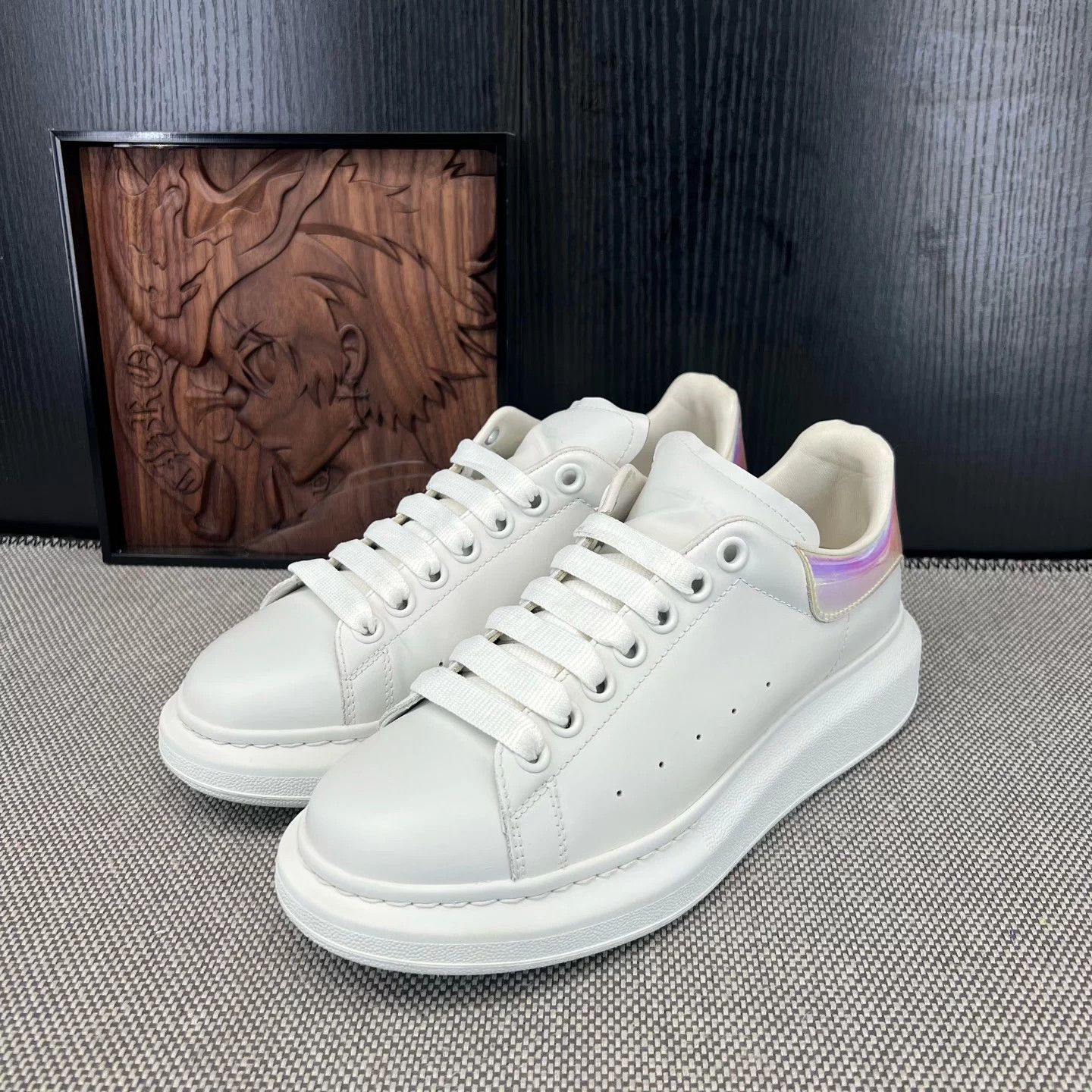 Alexander McQueen McQueen White Iridescent Tail Size US 9 / IT 39 - 1 Thumbnail