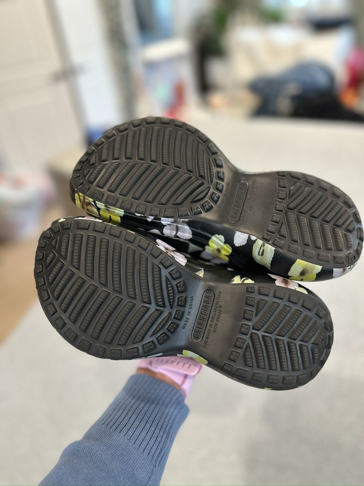 Balenciaga × Crocs Rare sold out collab with Balenciaga x Crocs Size US 6 / IT 36 - 8 Thumbnail