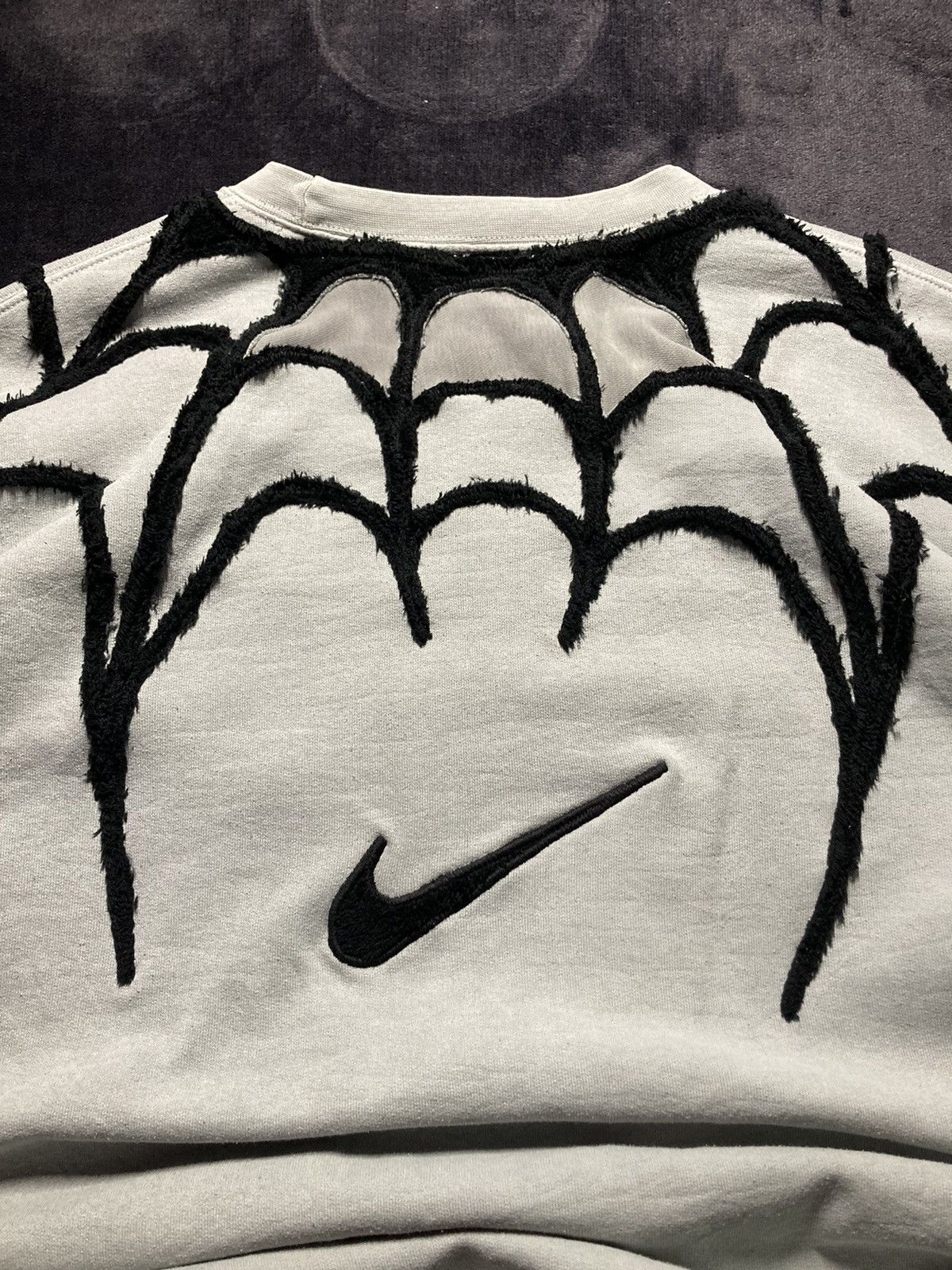 Nike × Vintage ⛩️Nike sweatshirt custom vintage y2k center logo spider web Size US L / EU 52-54 / 3 - 3 Thumbnail