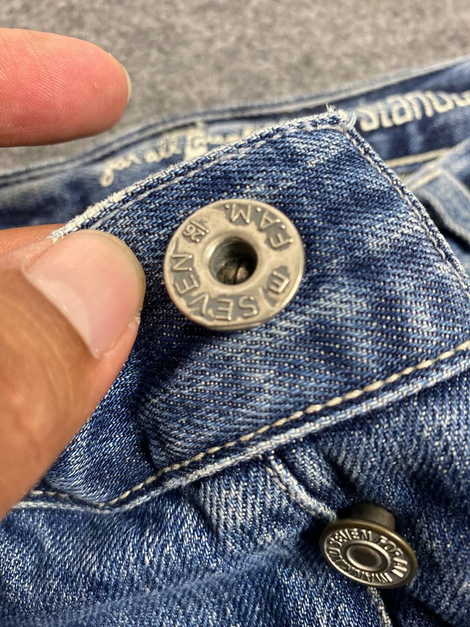 7 For All Mankind 7 for all mankind standard cut distressed denim nice design Size US 32 / EU 48 - 16 Thumbnail