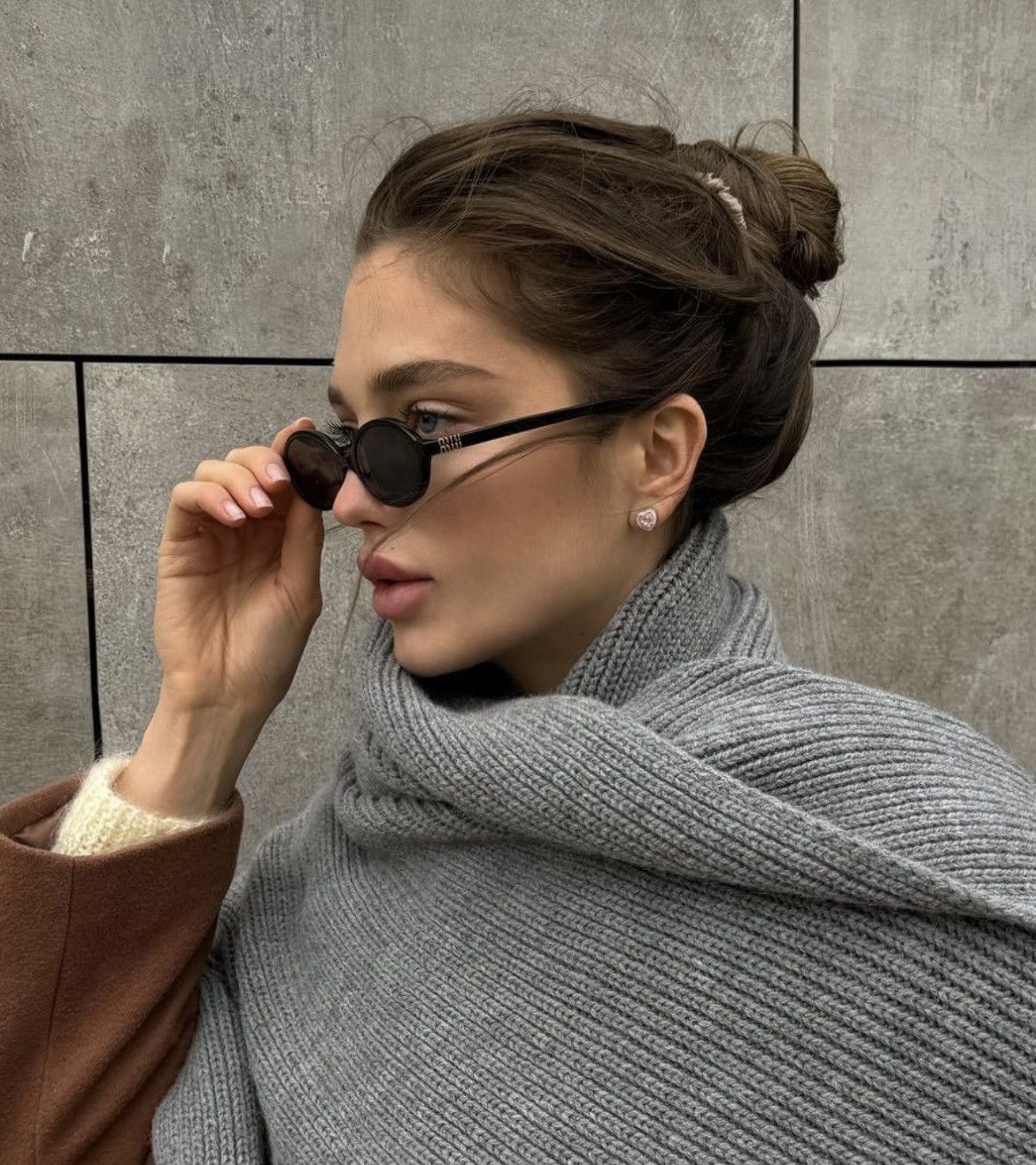 【送料&関税込】Miu Miu 04zs Sole1ab5s0 Miu Miu MU 04ZS S (50 - 18) with Grey lenses and Black frame