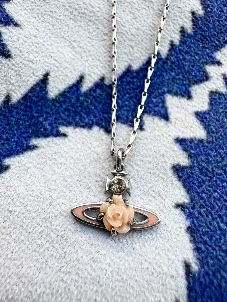 Vivienne Westwood Vivienne Westwood Vintage Pink Rose Saturn Necklace Size ONE SIZE - 1 Thumbnail