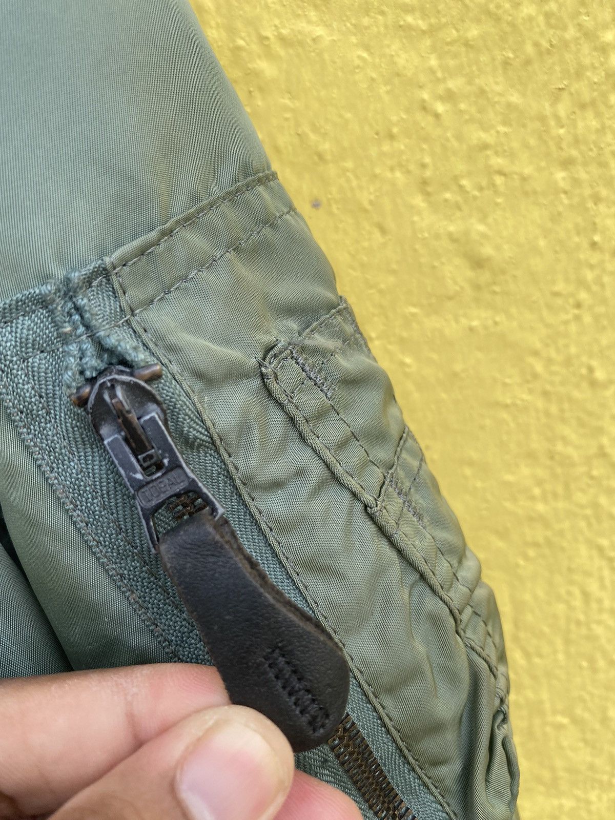 Alpha Industries Vintage MA-1 Alpha industries flying bomber jacket Size US L / EU 52-54 / 3 - 17 Thumbnail