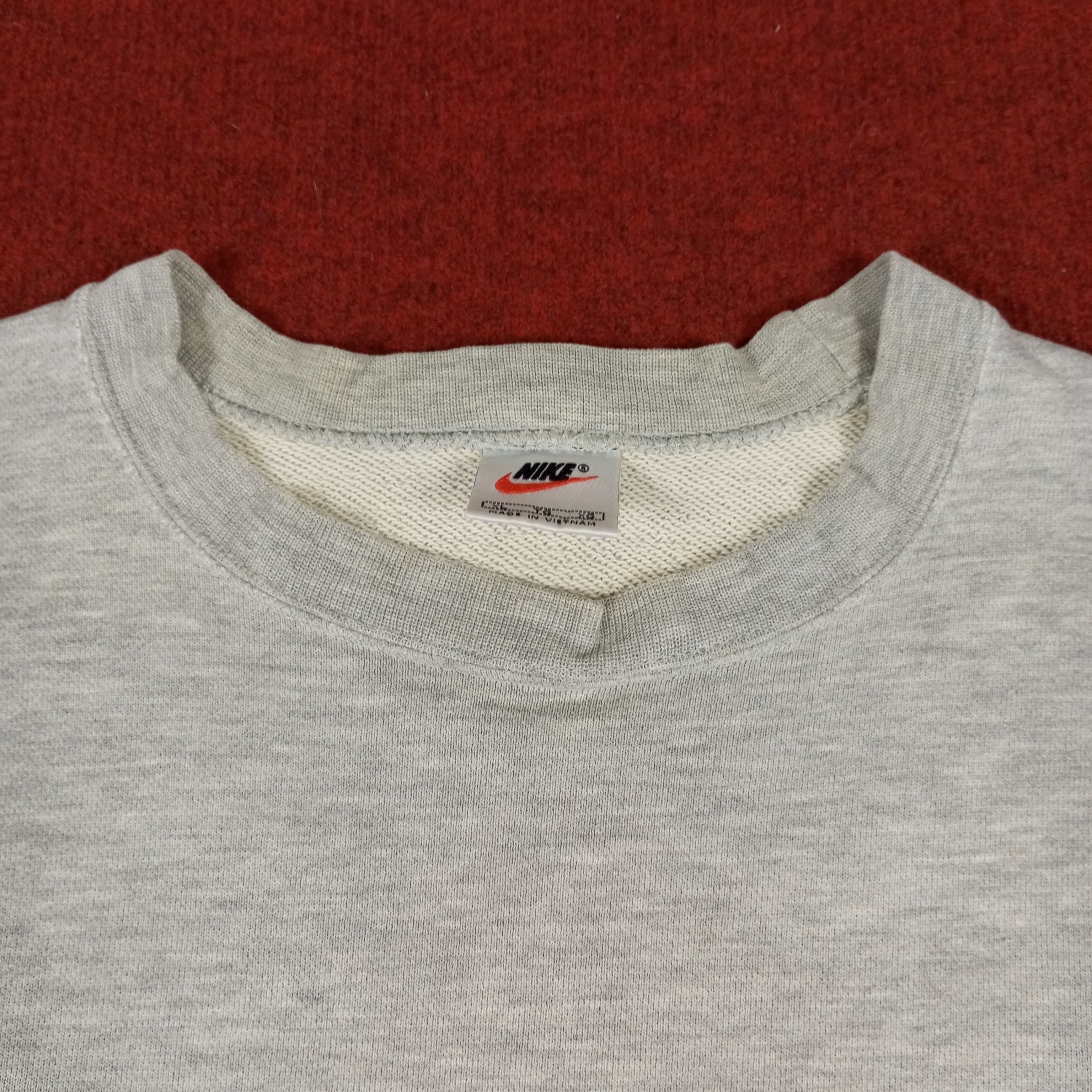 Nike × Vintage Nike Small Logo Design Vintage Sweatshirt Size US XL / EU 56 / 4 - 5 Thumbnail