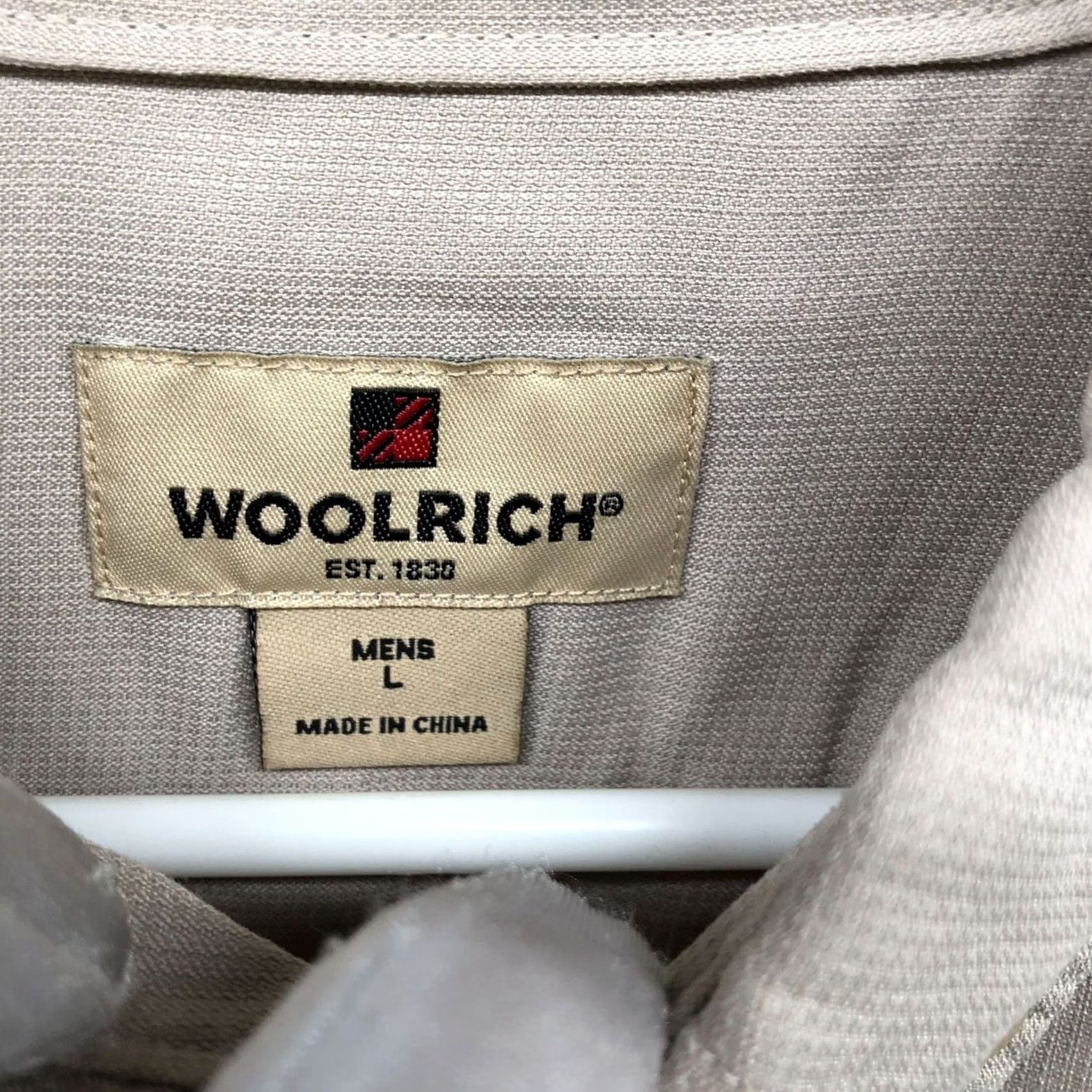Vintage Woolrich Shirt Mens L Beige Pocket Button-Down Short Sleeve Silky Knit Casual Pocketed Button Up Camp Outdoors Regular Sleeve Size US L / EU 52-54 / 3 - 5 Thumbnail