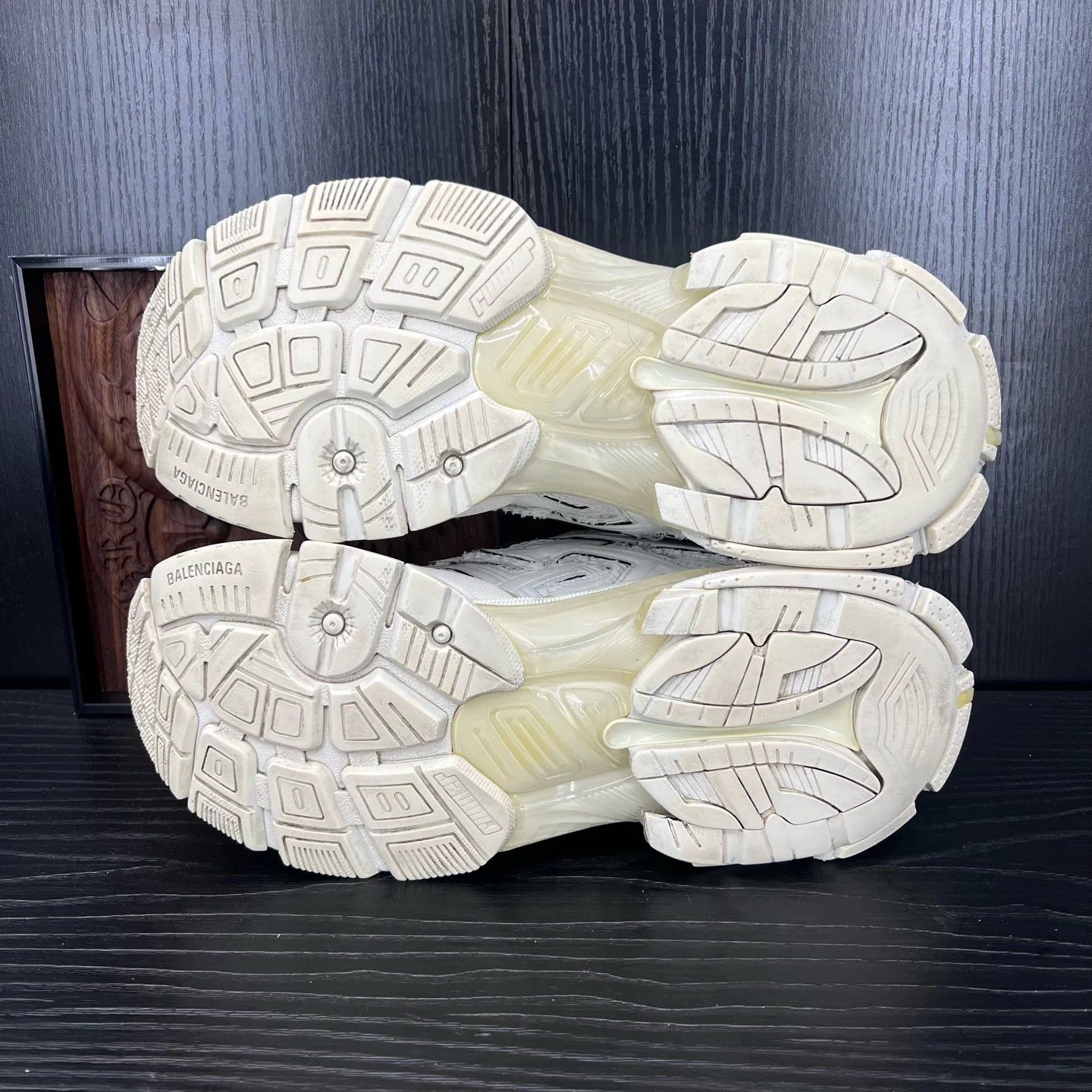 Balenciaga Balenciaga Runner Distressed White 42 OG Size US 9 / EU 42 - 5 Thumbnail