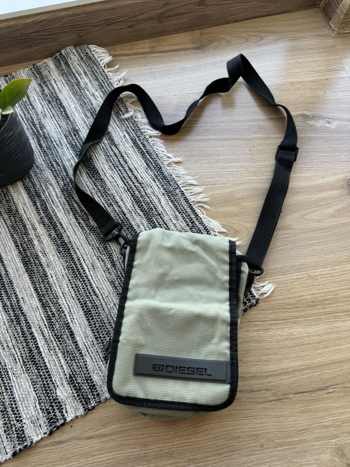 Diesel × Vintage Vintage Diesel shoulder messenger mini Y2K Bag Size ONE SIZE - 2 Thumbnail