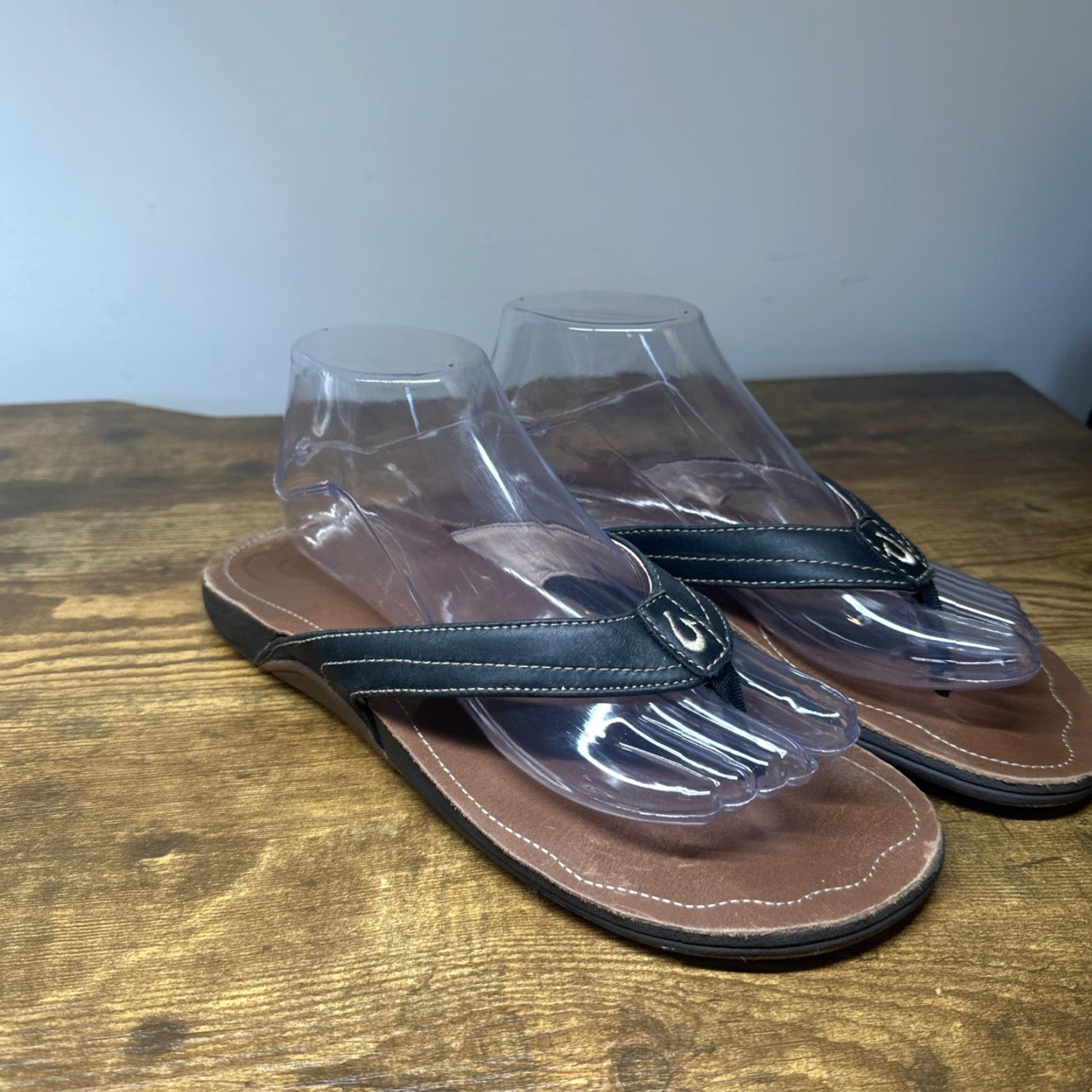 Olukai OluKai Sandal Women Black Leather Thong Flip Flop 10 Casual Beach Vacation Women's Shoes Size US 10 / IT 40 - 3 Thumbnail