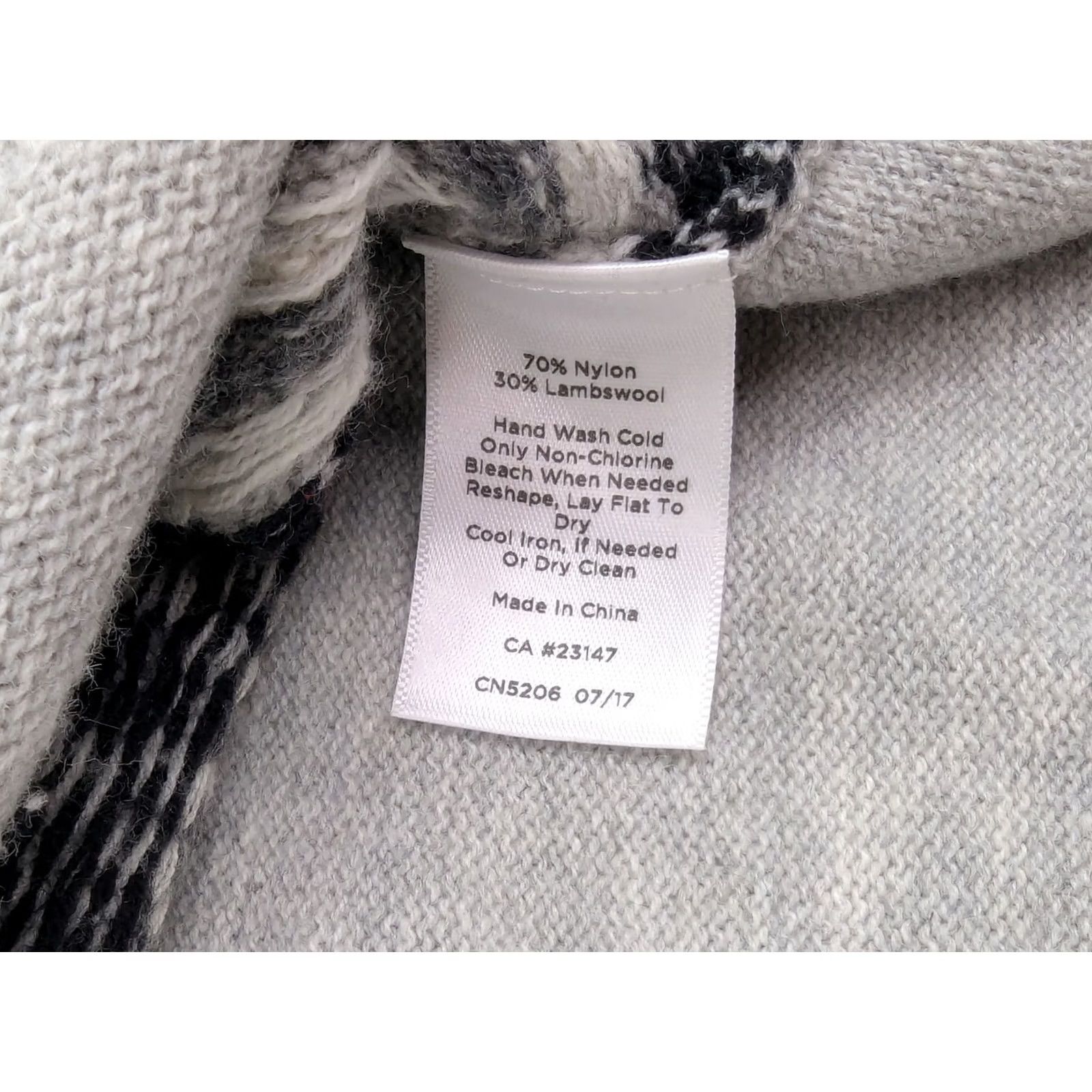 Talbots Talbots Nordic Print Ruffled Front Knit Sweater Women MP Gray Black Lambswool Blend Size M / US 6-8 / IT 42-44 - 5 Thumbnail