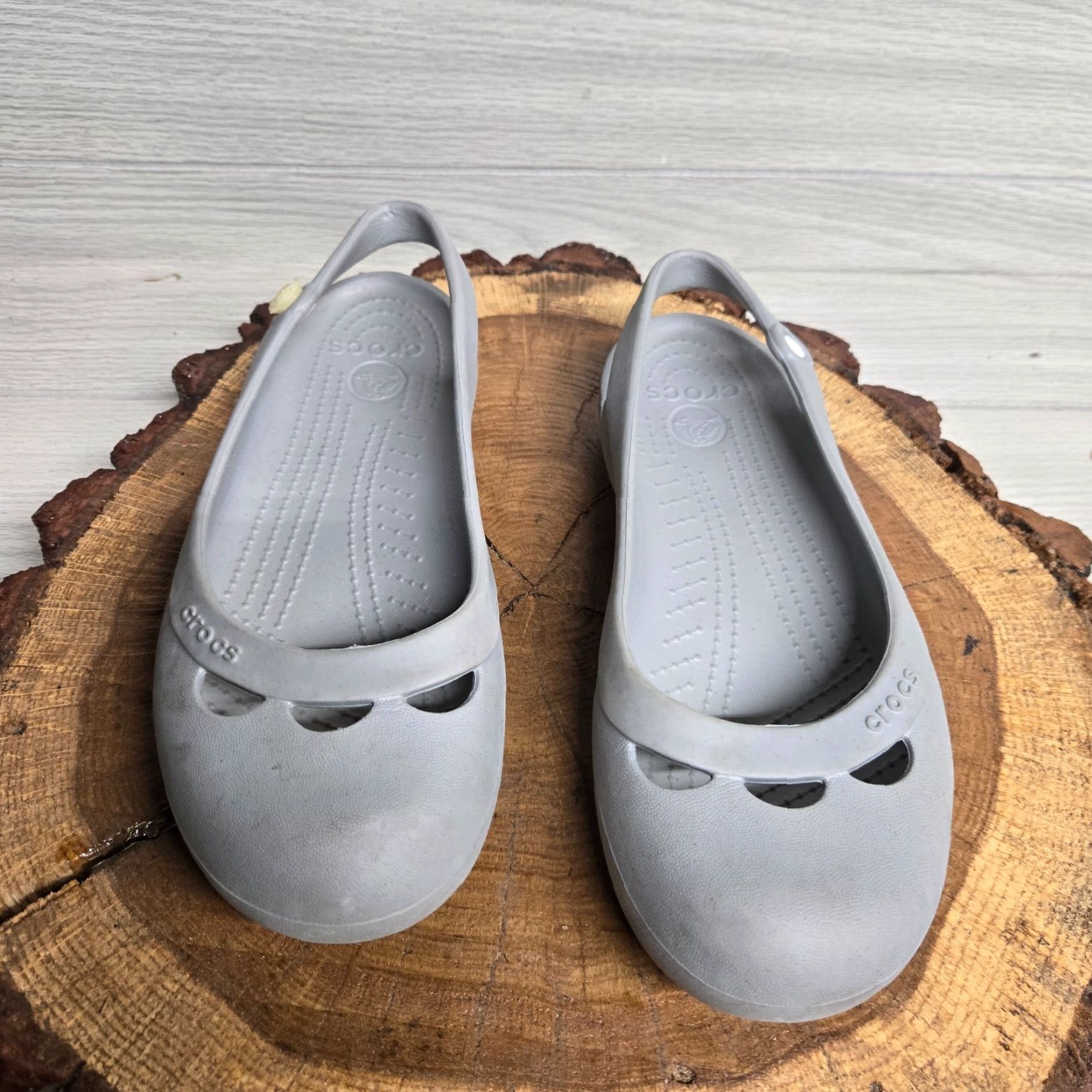 Crocs Crocs Sandals Women Slip-On Size 8 Gray Solid Size US 8 / IT 38 - 3 Thumbnail
