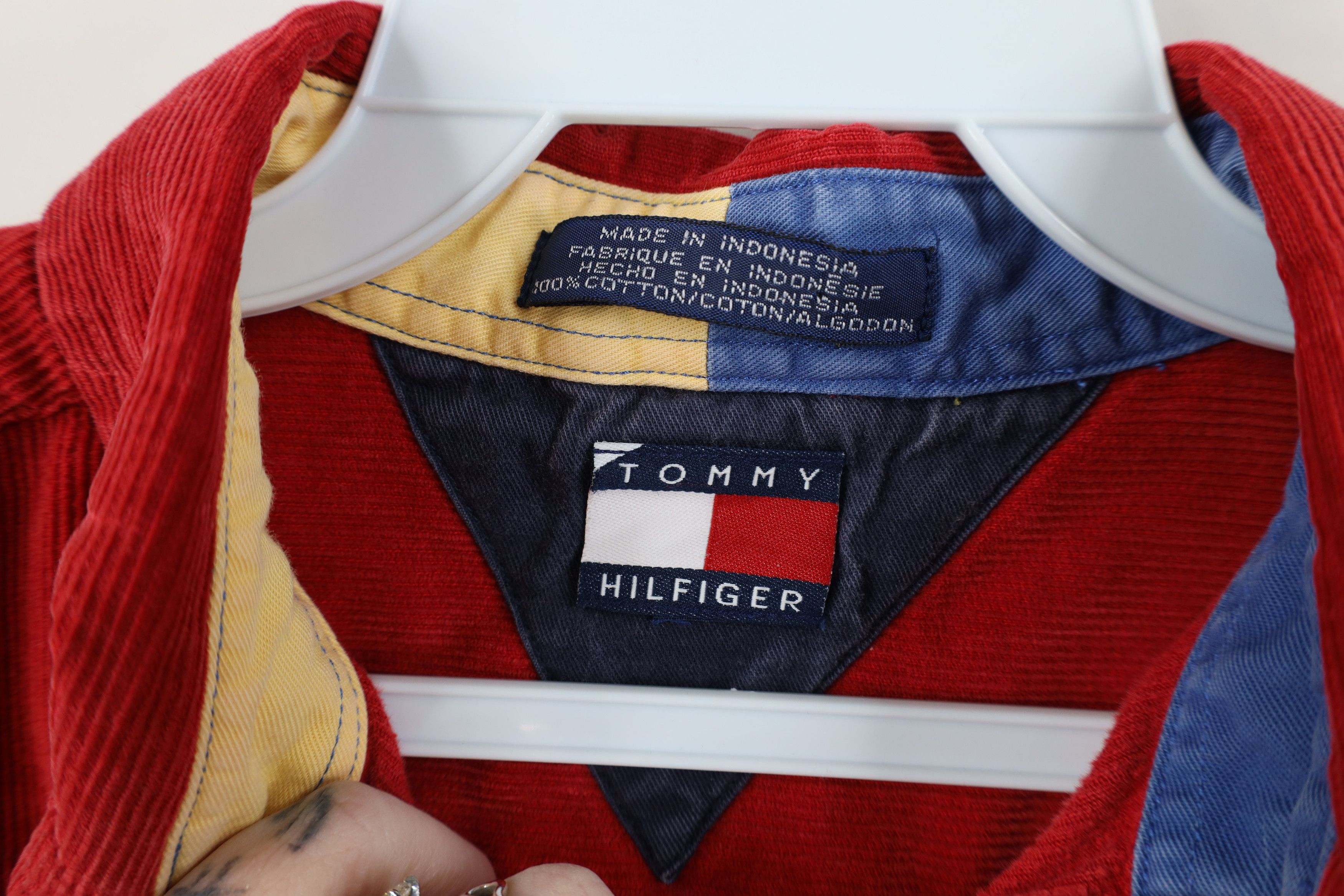 Tommy Hilfiger Vintage 90s Tommy Hilfiger Collared Button Down Shirt Red Size US S / EU 44-46 / 1 - 9 Thumbnail