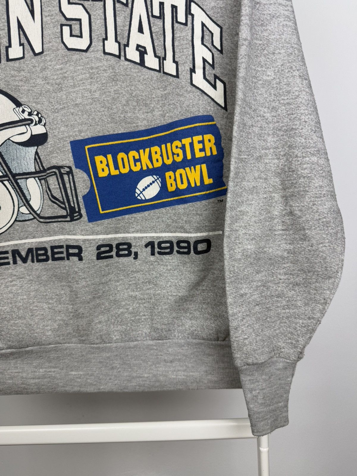 Vintage Vintage 1990's Penn State College Crest Logo Crewneck Size US M / EU 48-50 / 2 - 4 Thumbnail