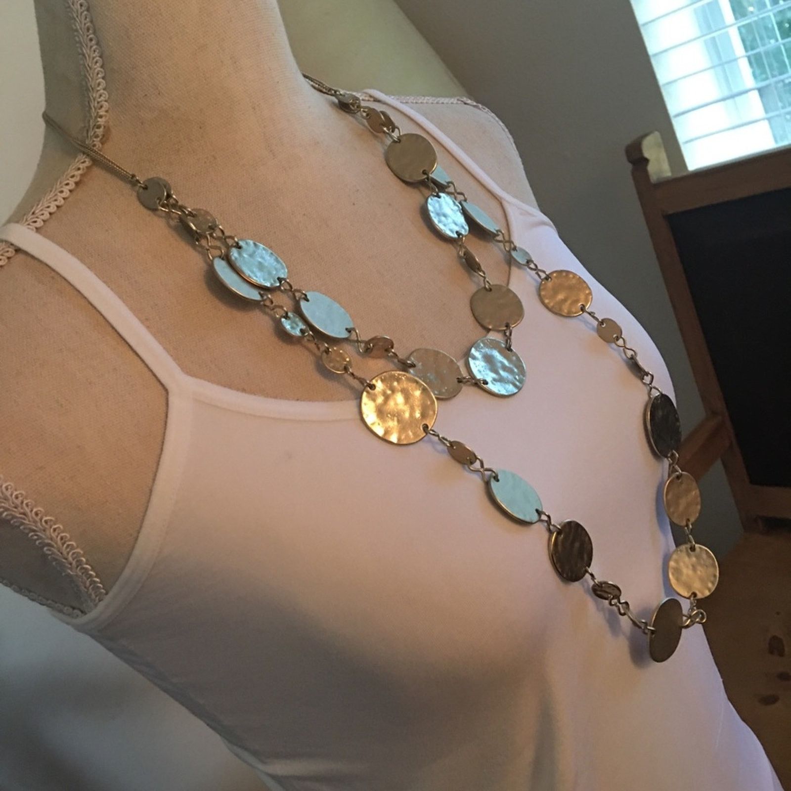 Express Express hammered gold disc layered necklace Size ONE SIZE - 2 Thumbnail