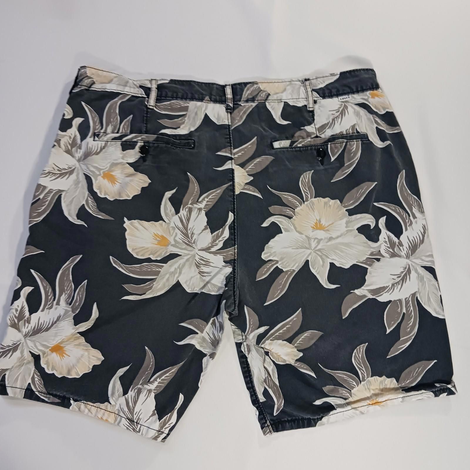 Levi's Levis Strauss Two Horse Brand Men's Black/White Shorts W40 Size US 40 / EU 56 - 2 Thumbnail