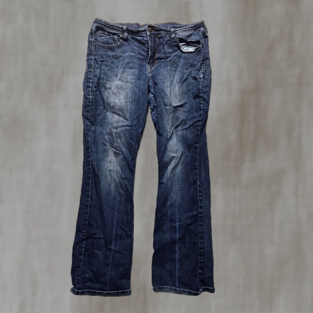 Old Navy Old Navy Women's Jeans Pants Curvy Profile Mid Rise Denim Short 14 Blue Regular Size 14 Jeans Womens Size 36" / US 14 / IT 50 - 1 Thumbnail