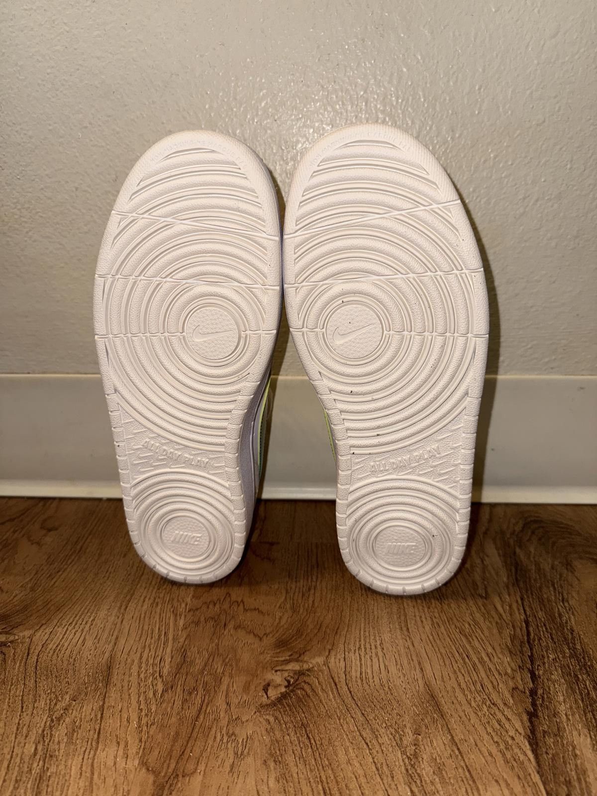 Nike The Nike Borough low 2 SE Unlock Your Space Gs Size US 7 / EU 40 - 3 Thumbnail