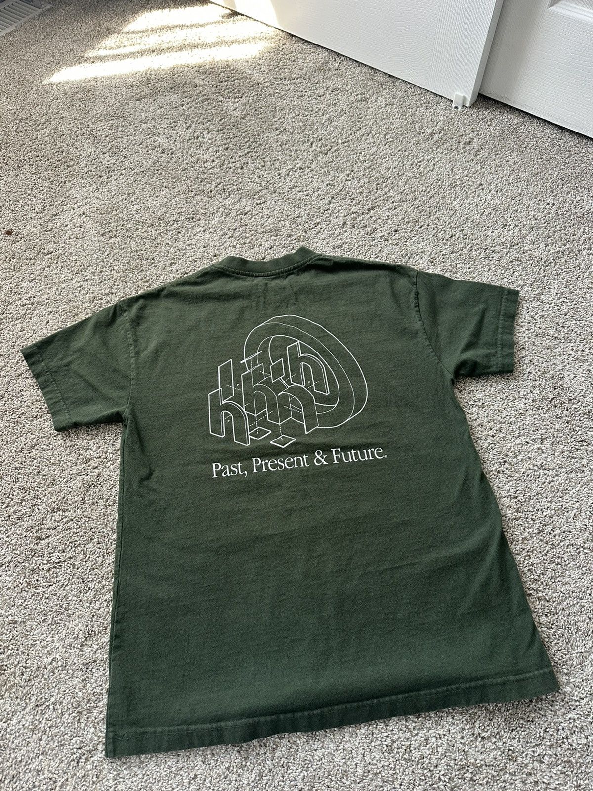 HIDDEN HIDDEN NY past present future Size US M / EU 48-50 / 2 - 4 Thumbnail