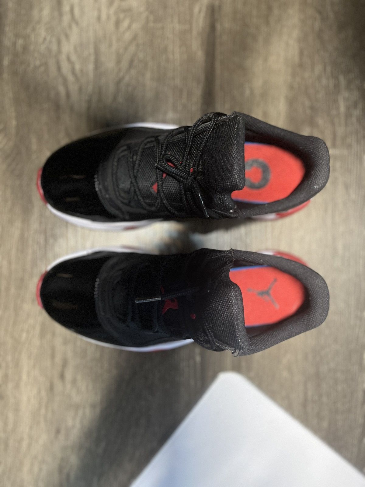 Jordan Brand Jordan 11s CMFT Low Size: 8 Size US 8 / EU 41 - 1 Thumbnail