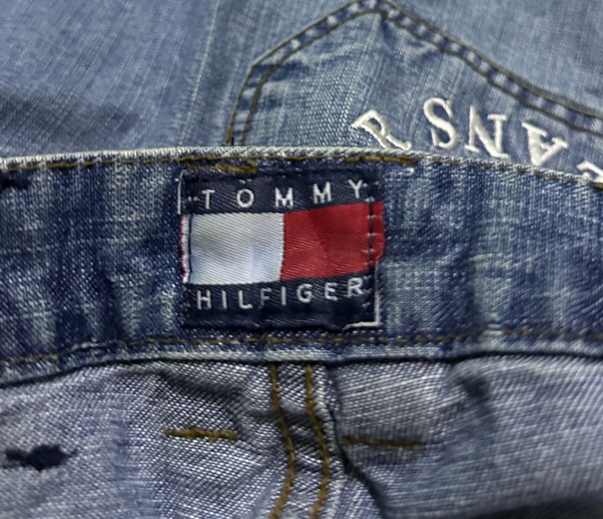Tommy Hilfiger Vintage 90s Tommy hilfiger carpanter baggy denim short Size US 36 / EU 52 - 8 Thumbnail