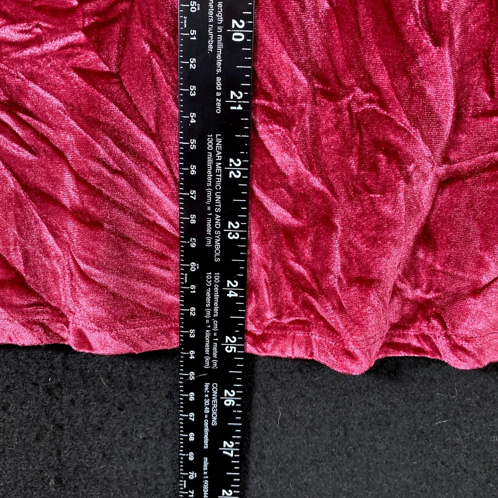 Loft LOFT Blouse Sleeveless Red Mock Neck Stretch Velvet Large Woman Casual Workwear Boho 80s Momcore Bohemian Solid Size L / US 10 / IT 46 - 6 Thumbnail