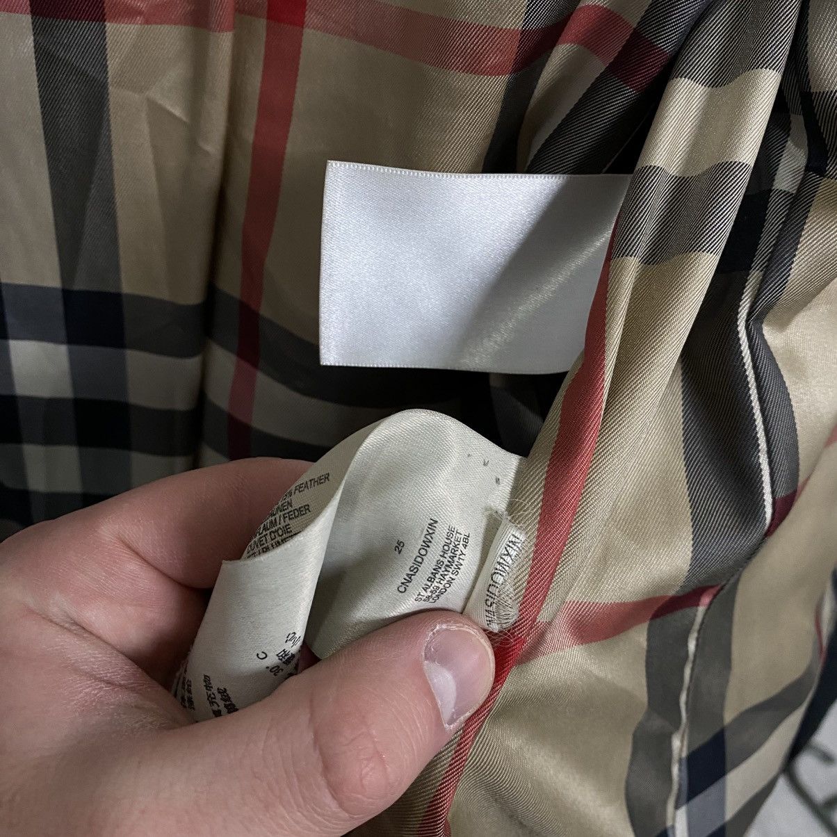 Burberry Vintage Burberry Puffer Jacket Size XL / US 12-14 / IT 48-50 - 19 Thumbnail