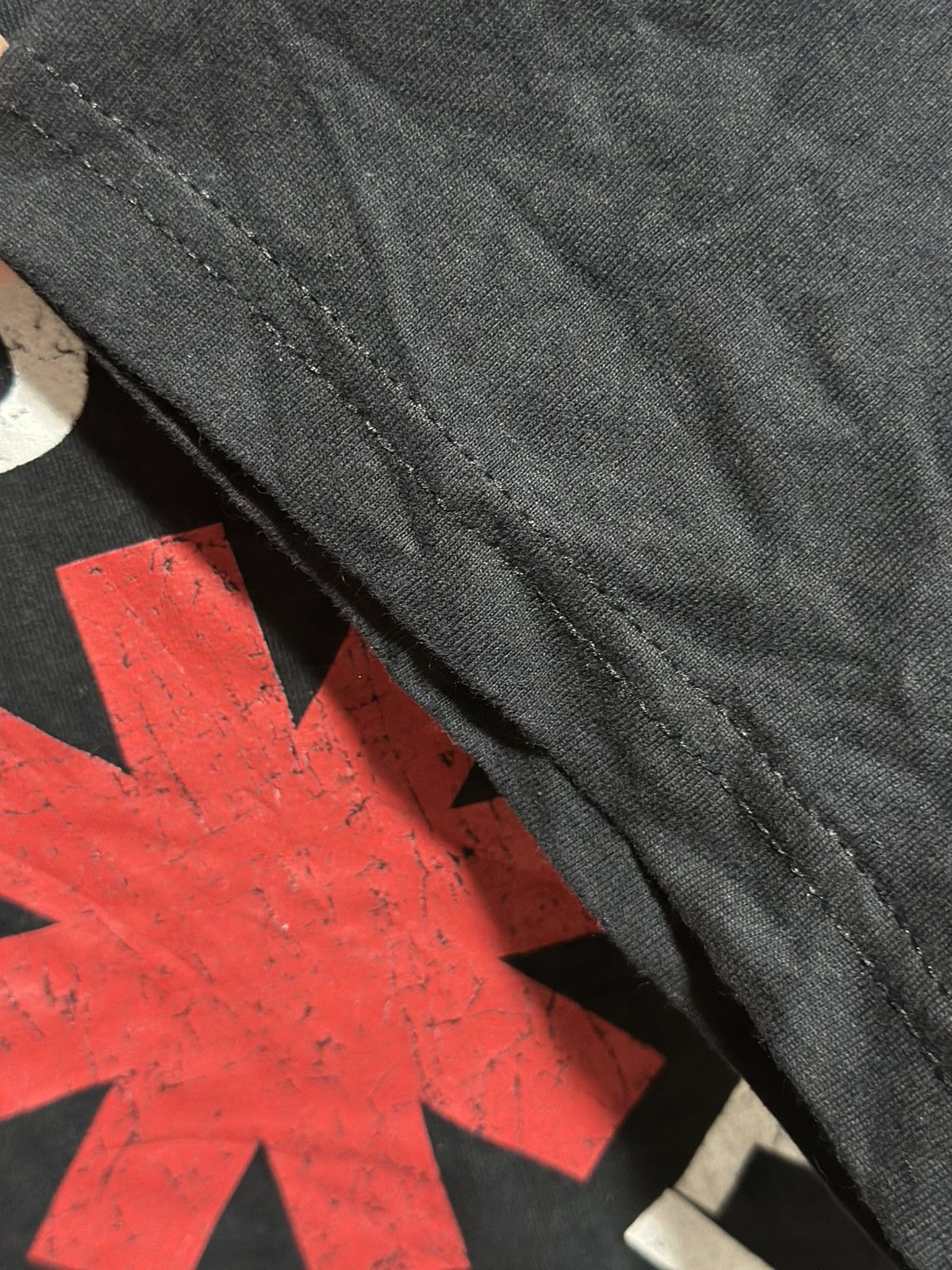Band Tees × Fruit Of The Loom × Vintage Vintage Red Hot Chili Peppers Faded Tee Size US L / EU 52-54 / 3 - 4 Thumbnail
