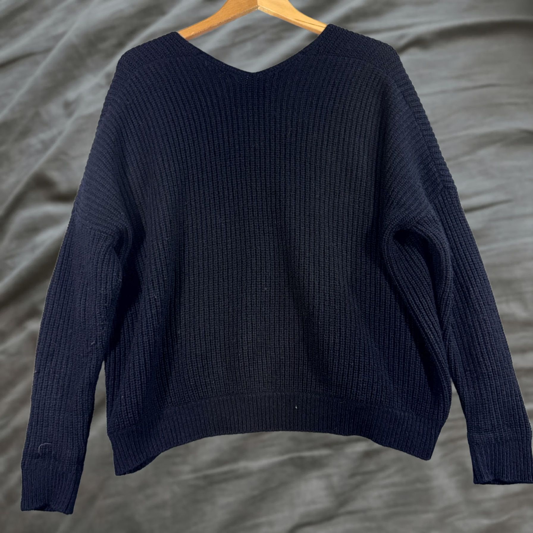Vince Vince Womens Large Blue Yak Wool V-Neck Waffle-Knit Relaxed Pullover Sweater Size L / US 10 / IT 46 - 1 Thumbnail