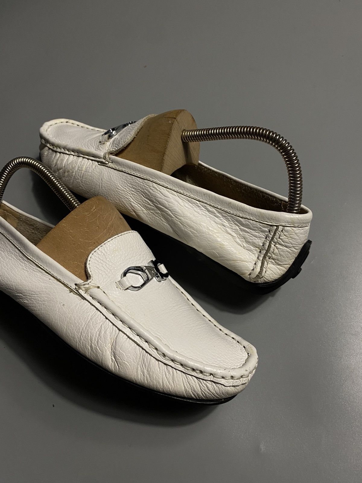 Salvatore Ferragamo Salvatore Ferragamo white leather loafers shoes Size US 9 / IT 39 - 4 Thumbnail