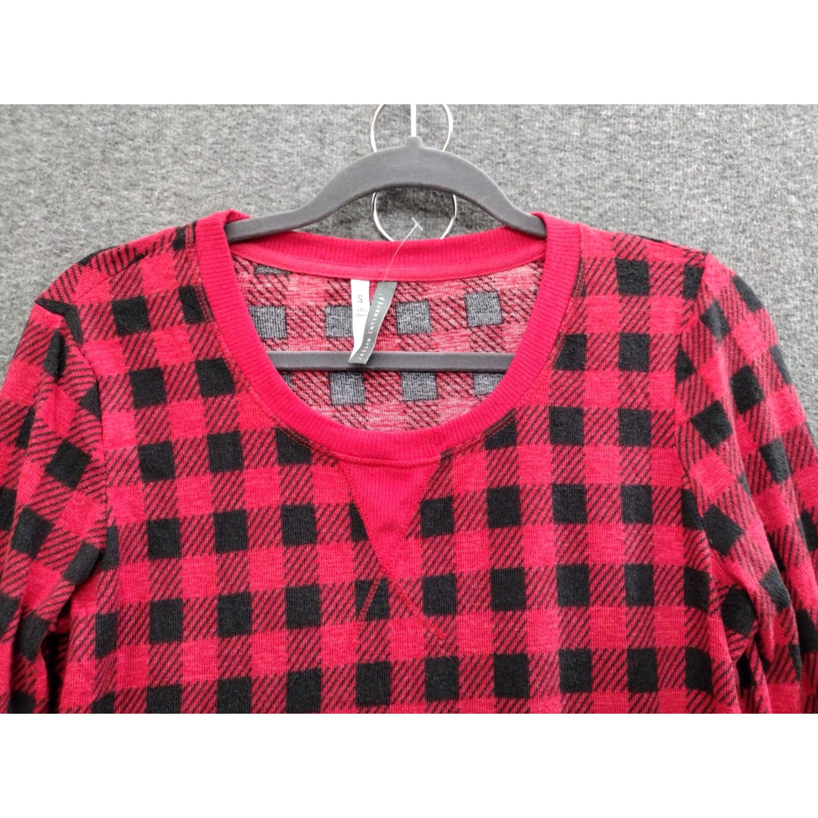 Vintage Clyn Intimates Plaid Red/Black Long Sleeve Sleepshirt Small Women's Shirt Simple Plaid Pattern Lightweight Chemise Sleepwear Season: All-Season Size S / US 4 / IT 40 - 3 Thumbnail