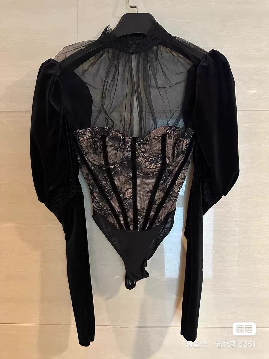 House of CB House of CB Lace Top Size XS Size XS / US 0-2 / IT 36-38 - 1 Thumbnail