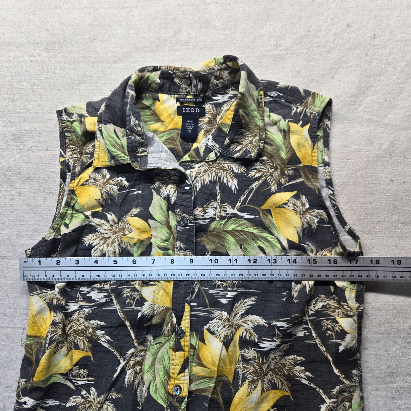 Izod IZOD Hawaiian Shirt Button Up Collared Floral Sleeveless 100% Silk Women's 12 Multicolor Button-Up Shirt Women 12 Hawaiian IZOD Shirt Size XL / US 12-14 / IT 48-50 - 5 Thumbnail