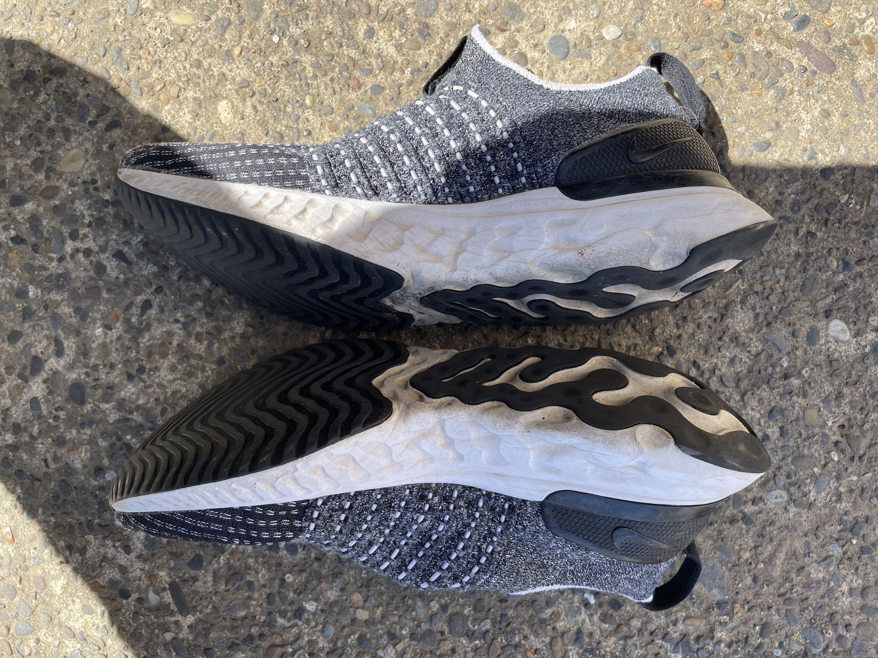 Nike Nike React Phantom Run Flyknit 2 Oreo - 6.5 Size US 6.5 / EU 39-40 - 4 Thumbnail