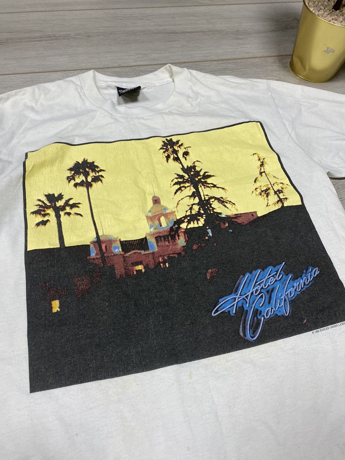 Giant 🔥Vintage🔥 1994 The Eagles Hotel California Hell freezes tee Size US L / EU 52-54 / 3 - 5 Thumbnail