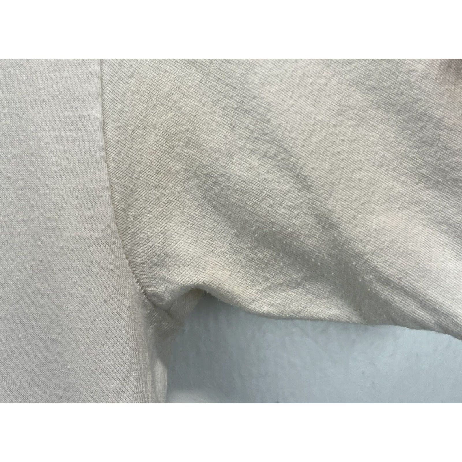 Vintage VINTAGE Delta Airlines T-Shirt Shirt Men's L White Single Stitch Thrashed Made in USA 1990s Decade Size US L / EU 52-54 / 3 - 7 Thumbnail