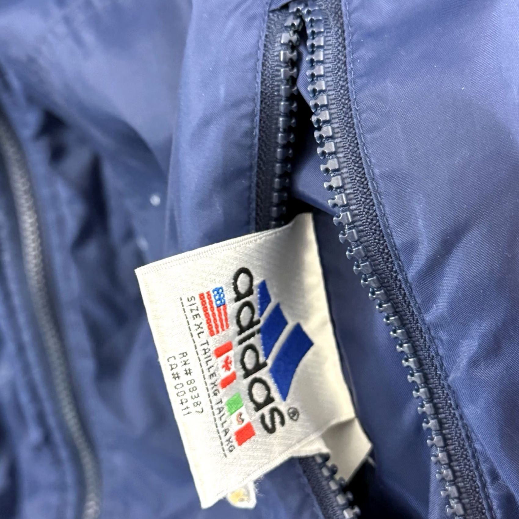 Adidas VINTAGE Adidas Jacket Men XL Blue Reversible Full Zip 90s Sport Hooded Puffer Size US XL / EU 56 / 4 - 6 Thumbnail