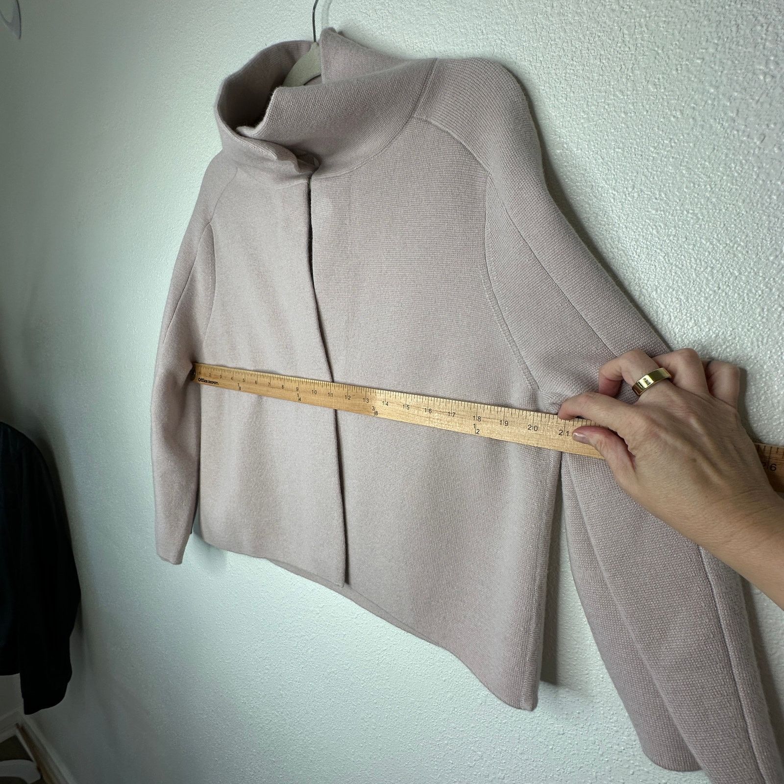 Tse TSE Light Pink Magnetic Collar Crop Cardigan Long Sleeves L Size L / US 10 / IT 46 - 10 Thumbnail