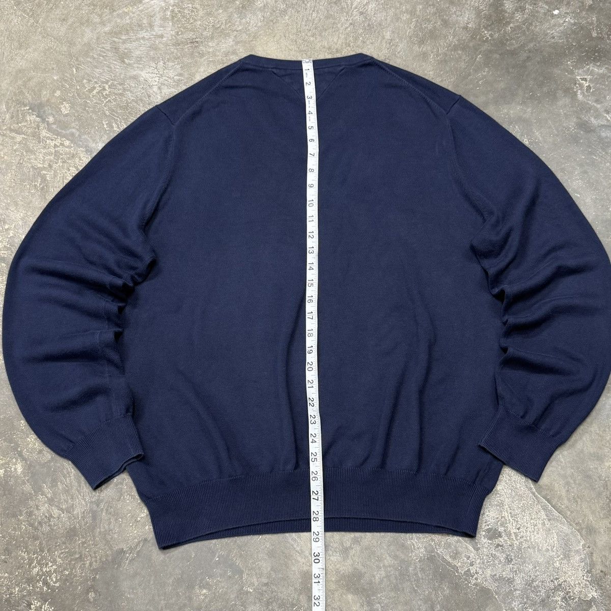 Tommy Hilfiger Tommy Hilfiger Navy V-Neck Knit Sweater Flag Logo Classic Size US XL / EU 56 / 4 - 7 Thumbnail