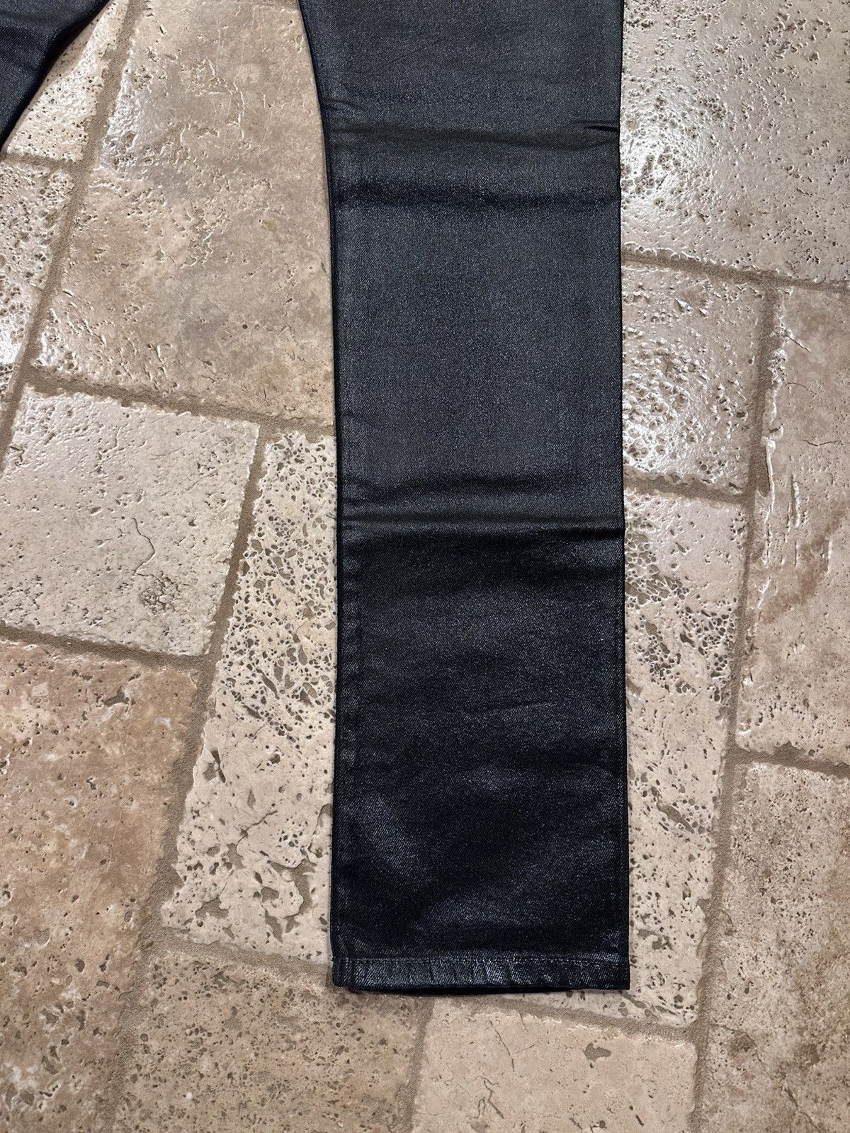 Saint Laurent Paris Saint Laurent Paris 2020 D24 Oil Coated Black Denim Size US 34 / EU 50 - 7 Thumbnail