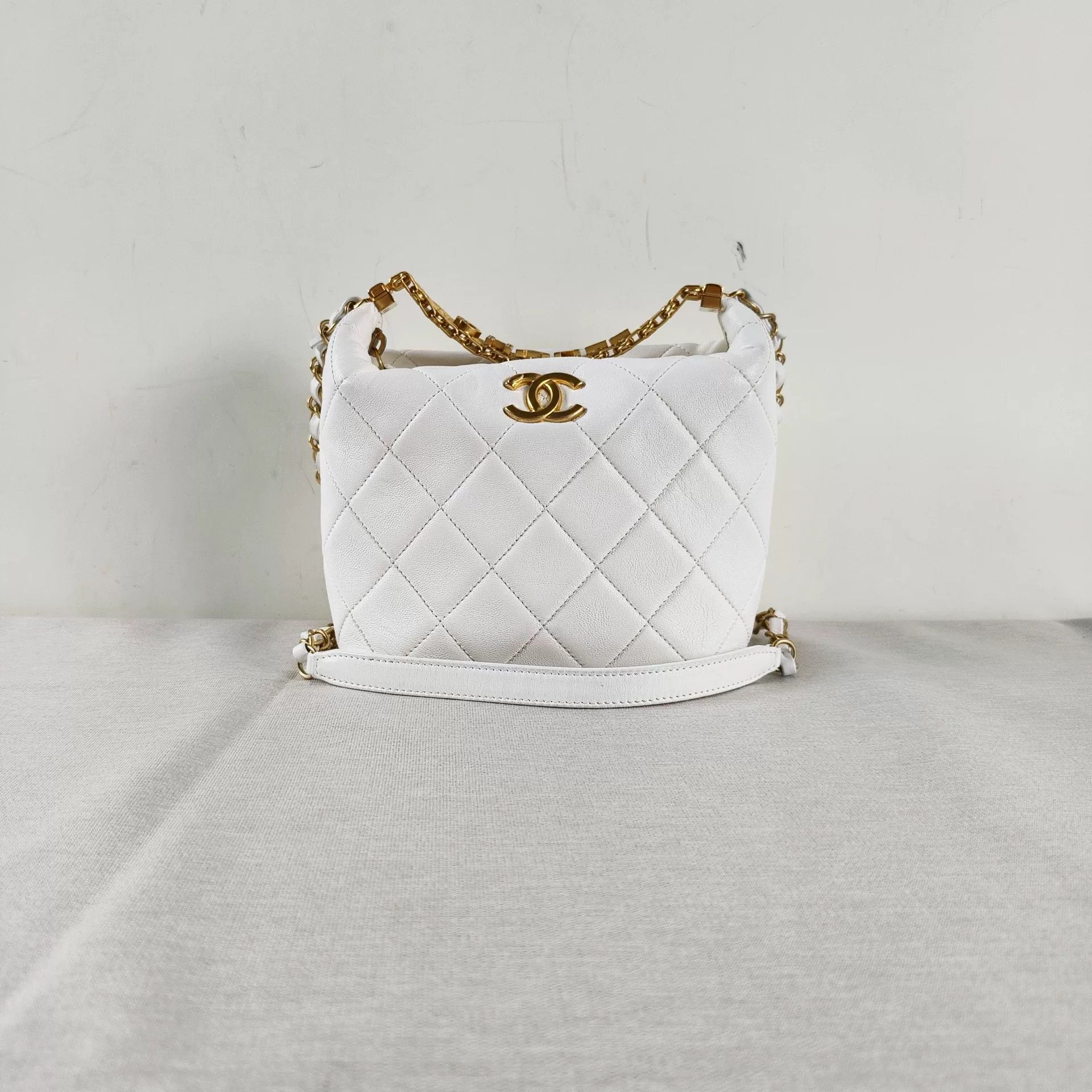 Chanel Pre-loved Bag Very good condition Size ONE SIZE - 1 Thumbnail