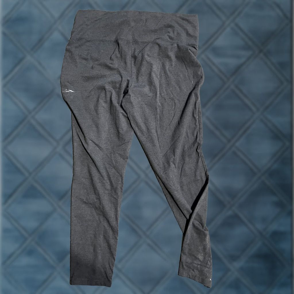 Vintage RBX Capri Leggings Women's XL Dark Gray Athletic Activewear Regular Size Elastic Waist Stretch Capris Sports Athleisure Womens Size 40" / US 18 - 1 Thumbnail