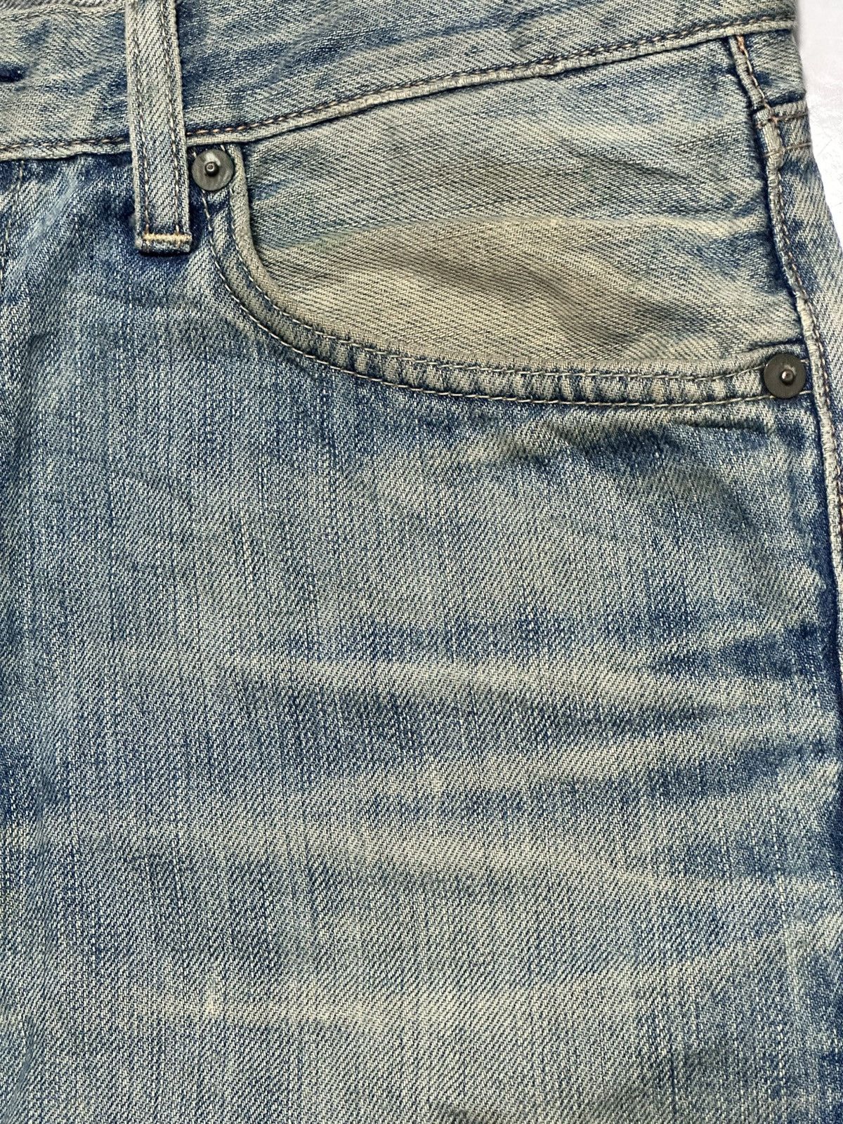 Uniqlo Uniqlo UJ Straight Leg Japan Jean Distressed & Mudwash Faded Size US 33 - 7 Thumbnail