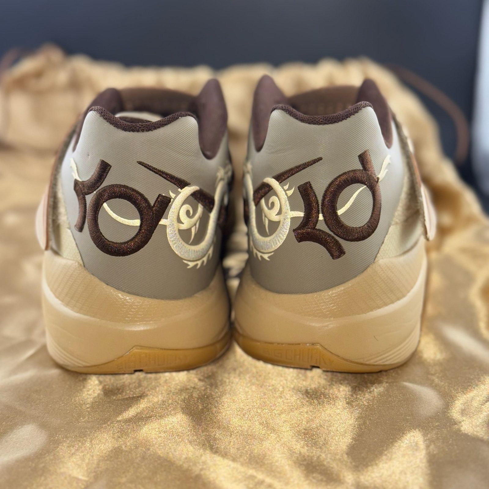 Nike Nike KD 4 Year of the Dragon 2.0 Size US 9.5 / EU 42-43 - 4 Thumbnail